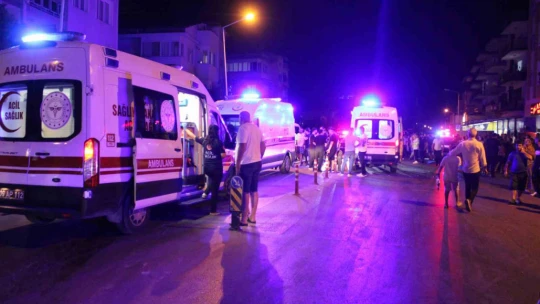 Minibüs ile otomobil çarpıştı: 11 yaralı