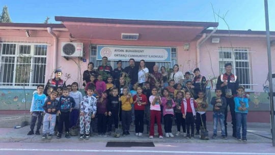 Minik eller geleceğe nefes oldu