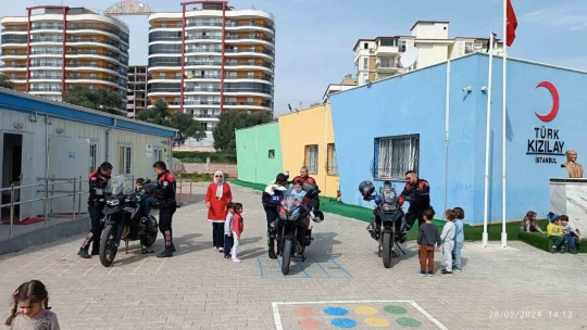 Minik öğrenciler trafik kurallarını eğlenerek öğrendi