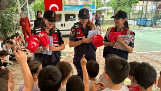Minik öğrencilere jandarma tanıtıldı