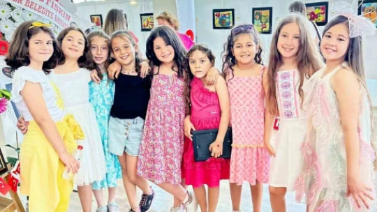 Minik sanatçılardan 'ıslak keçe' sergisi