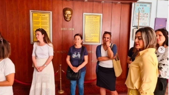 Minikler, çevrenin önemine hazırladıkları defile ile dikkat çekti
