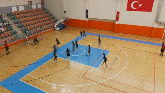 Minikler Hentbol Türkiye Şampiyonası Aydın'da başladı