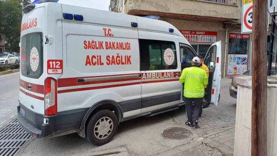 Motosiklet ile otomobil çarpıştı: 1 yaralı