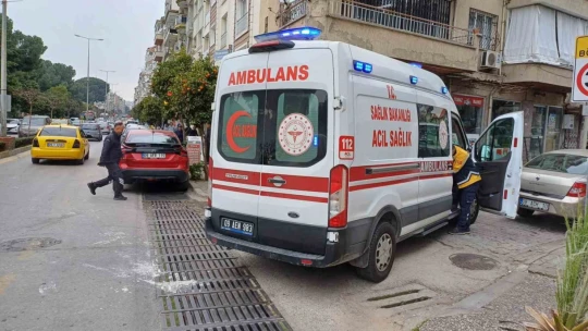 Motosiklet ile otomobil çarpıştı: 1 yaralı