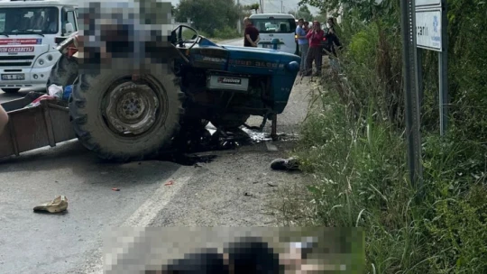 Motosiklet traktöre ok gibi saplandı: 3 ölü