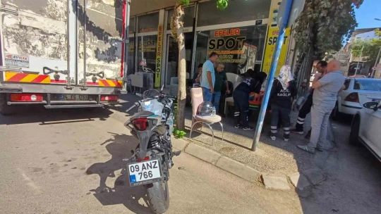 Motosikletle otomobil çarpıştı: 1 yaralı