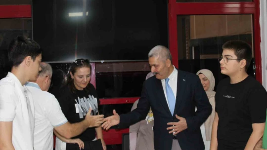 Müdür Özcan, il birincilerini ağırladı