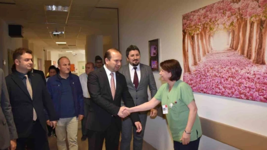 Müdür Şenkul, Kuşadası'nın sağlık hizmetlerini yerinde inceledi