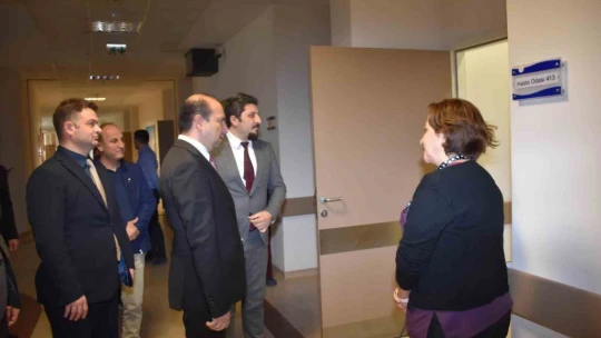 Müdür Şenkul, Kuşadası'nın sağlık hizmetlerini yerinde inceledi