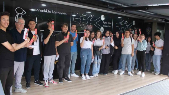 Narko Tır, öğrencilerin akınına uğradı