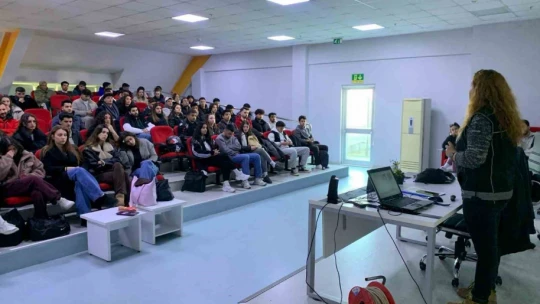 Narkotik ekiplerinden öğrencilere eğitim