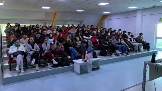 Narkotik ekiplerinden öğrencilere eğitim