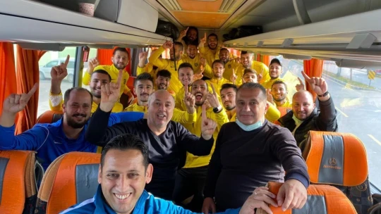 Naz-Naz Ceyhan'a gol oldu yağdı: 2-6