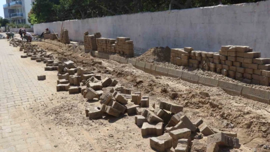 Nazilli Belediyesi bozuk yolları bakıma aldı