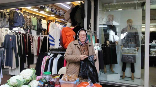 Nazilli Belediyesi çarşı esnafına çöp poşeti dağıttı