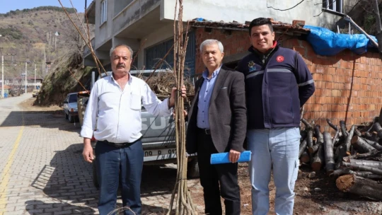 Nazilli Belediyesi, çiftçinin yanında