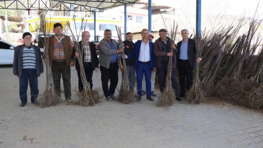 Nazilli Belediyesi, çiftçinin yanında