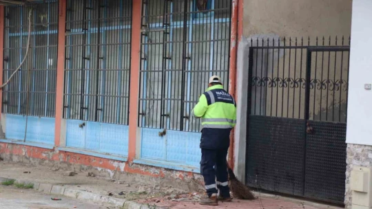 Nazilli Belediyesi ekipleri Dallıca'da temizlik çalışması gerçekleştirdi