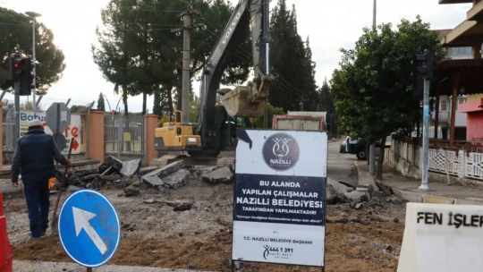 Nazilli Belediyesi ekipleri yol yenileme çalışmalarına devam ediyor