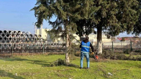 Nazilli Belediyesi ekiplerinden karayolu bölgesinde çalışma