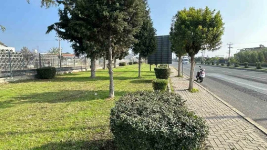 Nazilli Belediyesi ekiplerinden karayolu bölgesinde çalışma