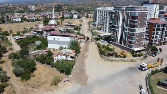 Nazilli Belediyesi ilçe genelinde yol çalışmalarına hız verdi