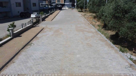 Nazilli Belediyesi İsabeyli'de yol çalışmalarını sürdürüyor