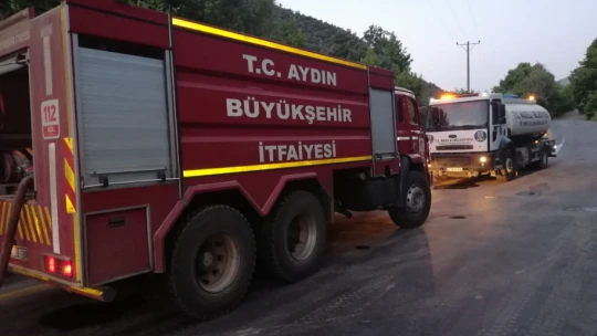 Nazilli Belediyesi Kahvederesi'ndeki yangına müdahale etti