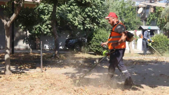 Nazilli Belediyesi'nden Sümer Mahallesi'nde bakım ve temizlik çalışması