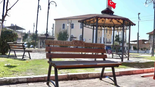 Nazilli Belediyesi'nden yeşil alanlara yeni bank
