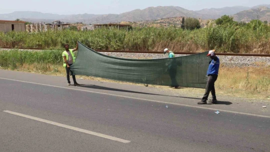 Nazilli Belediyesi'nin çalışmalarıyla karayolu temizlendi