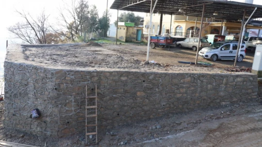 Nazilli Belediyesi'nin, Eycelli'deki istinat duvarını tamamladı