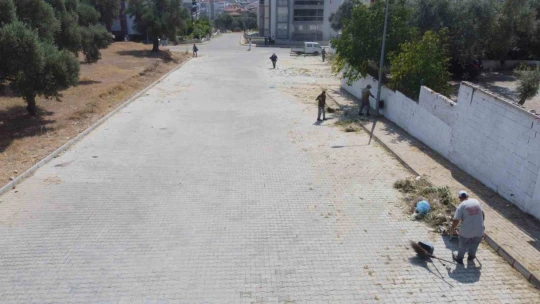 Nazilli Belediyesi Pınarbaşı Mahallesi'nde temizlik çalışması başlattı