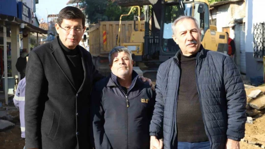 Nazilli Belediyesi yol çalışmalarını sürdürüyor