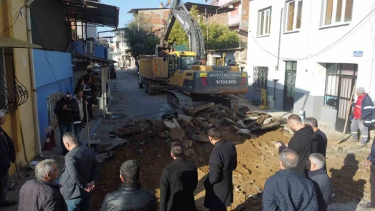 Nazilli Belediyesi yol çalışmalarını sürdürüyor