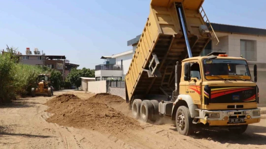 Nazilli Belediyesi, yol yapım çalışmalarına devam ediyor