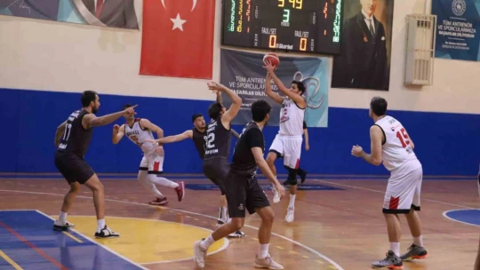 Nazilli Belediyespor Erkek Basketbol Takımı önde başladı