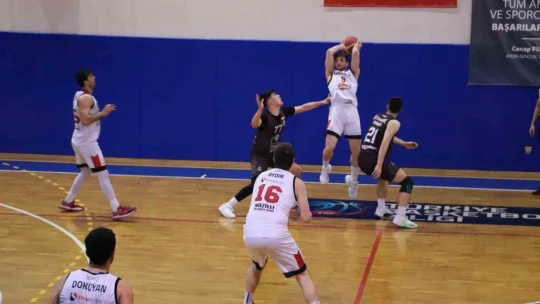 Nazilli Belediyespor Erkek Basketbol Takımı önde başladı
