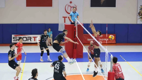 Nazilli Belediyespor Voleybol Takımı set vermedi