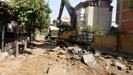 Nazilli Cumhuriyet Mahallesi'nde yol çalışması başlatıldı