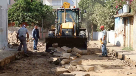Nazilli Cumhuriyet Mahallesi'nde yol çalışması başlatıldı