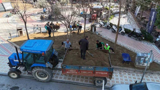 Nazilli Cumhuriyet Meydanı yenilendi