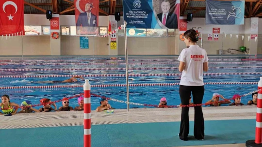Nazilli'de 'Geleceğe Kulaç Atıyorum' Projesi başladı