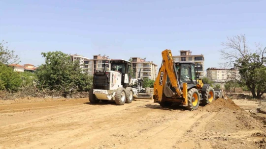 Nazilli'de bir mahalleye üç yeni yol birden