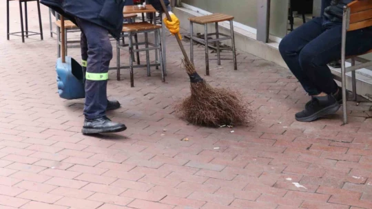 Nazilli'de bir saatte 3 binden fazla izmarit toplandı