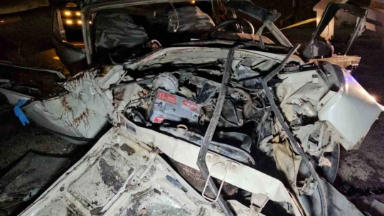 Nazilli'de çarpışan otomobiller hurdaya döndü: 8 yaralı