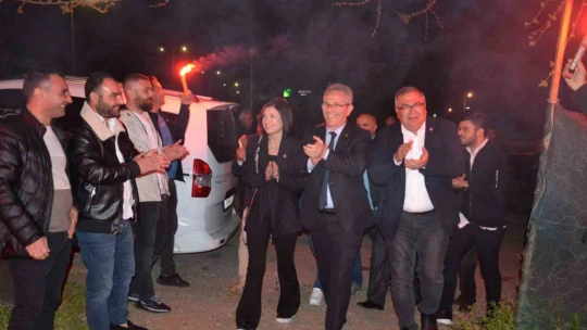 Nazilli'de CHP, zafer kutlaması yaptı