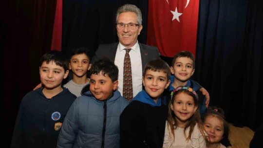 Nazilli'de çocuklar tiyatro gösterisiyle eğlendi