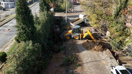Nazilli'de dere yatakları temizleniyor